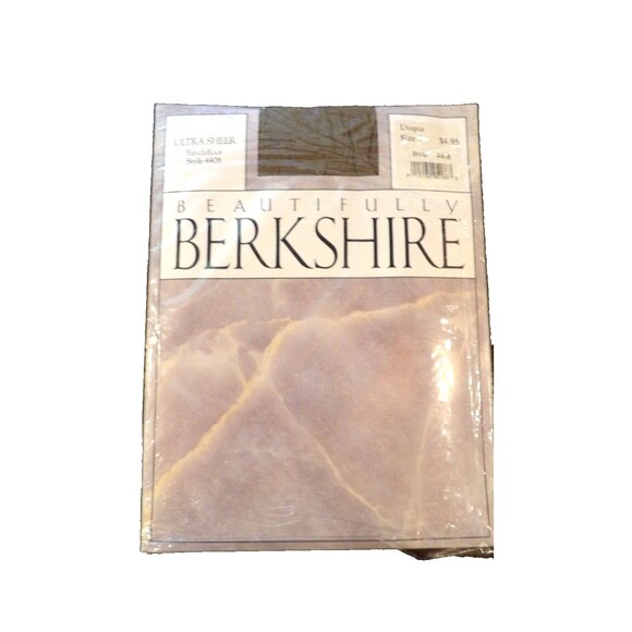 Beautifully Berkshire Ultra Sheer Pantyhose Style 4408 Sandalfoot Size 3 NOS Vtg - Picture 1 of 2